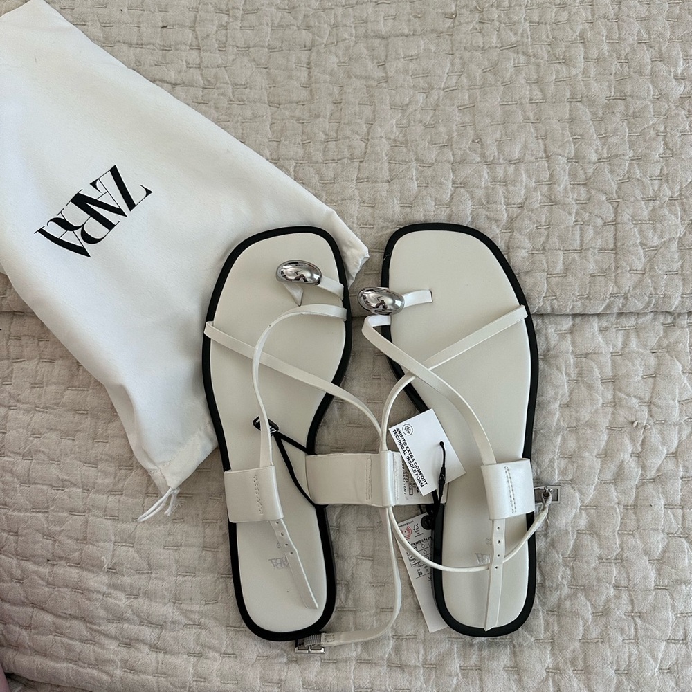 Zara NWT white sandals